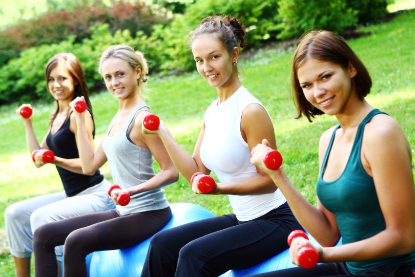 womans doing fitness exercises 