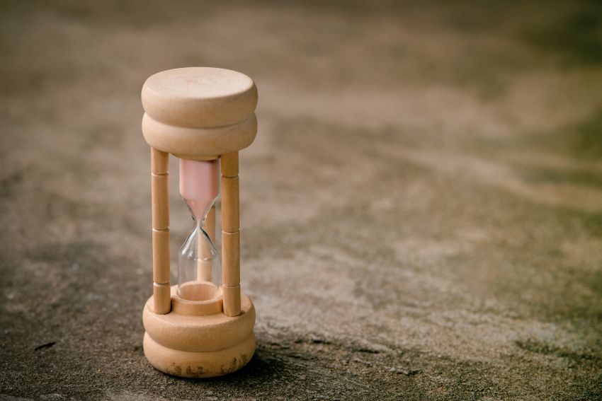 wooden hourglass san clock 